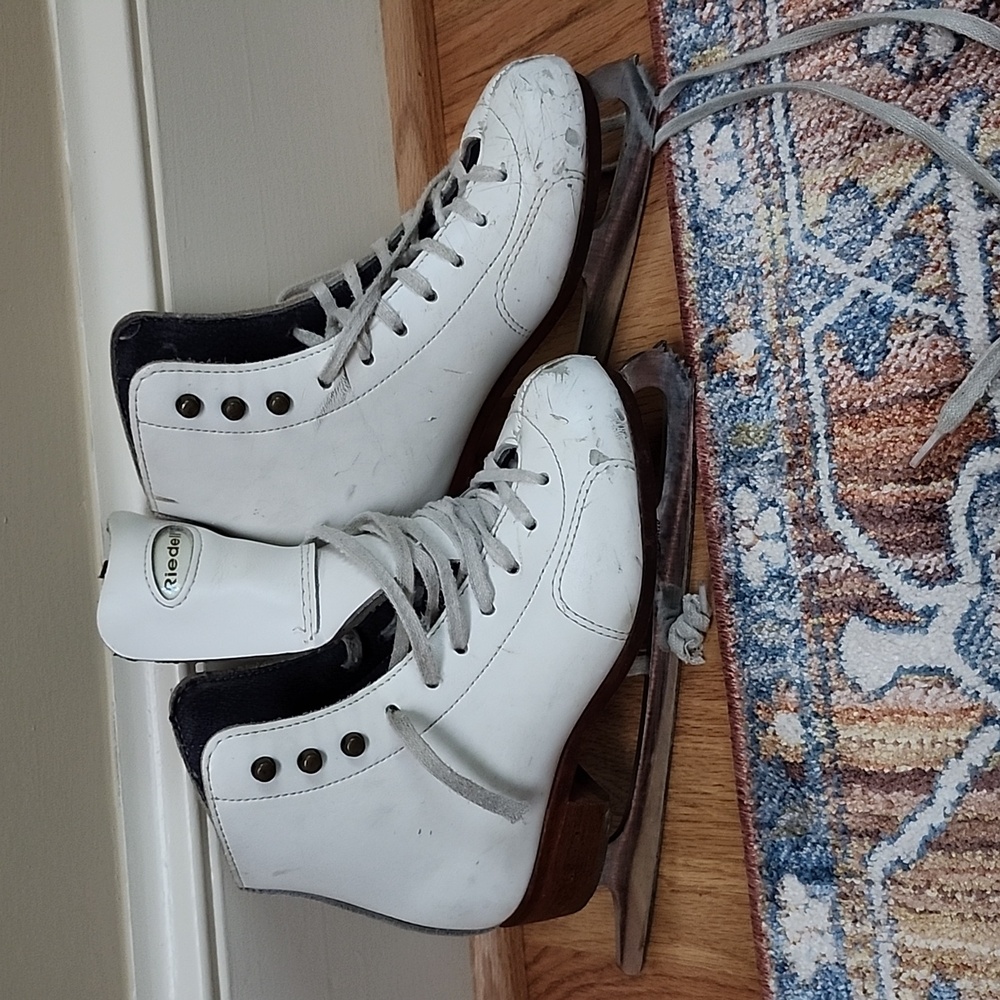 Riedell skates